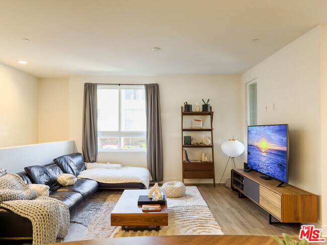 Building Photo - 2111 N Cahuenga Blvd