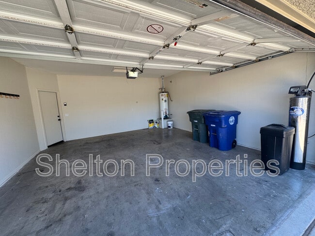 Building Photo - 12913 W Corrine Dr