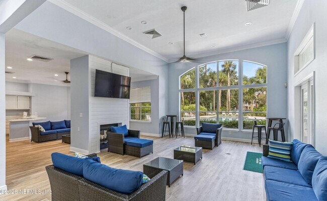 Building Photo - 160 Veracruz Dr