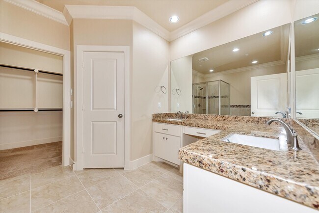 Building Photo - 13405 Preston Cliff Ct