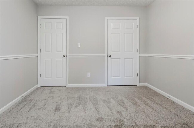 Building Photo - 2323 Heatherton Cir