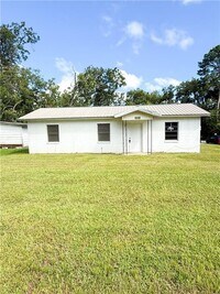 Building Photo - 526 Ware St