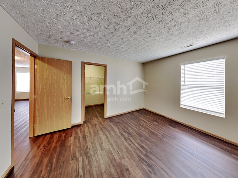 Building Photo - 5388 Englecrest Dr