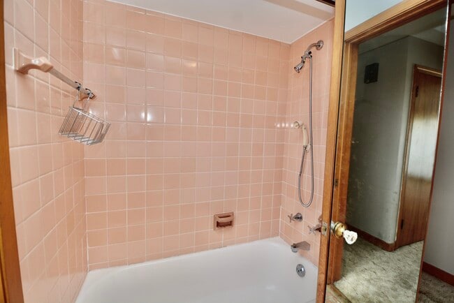 Building Photo - 819 N 17th Ave