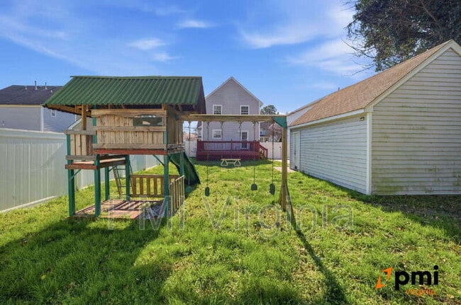 Building Photo - 831 Marshall Ave