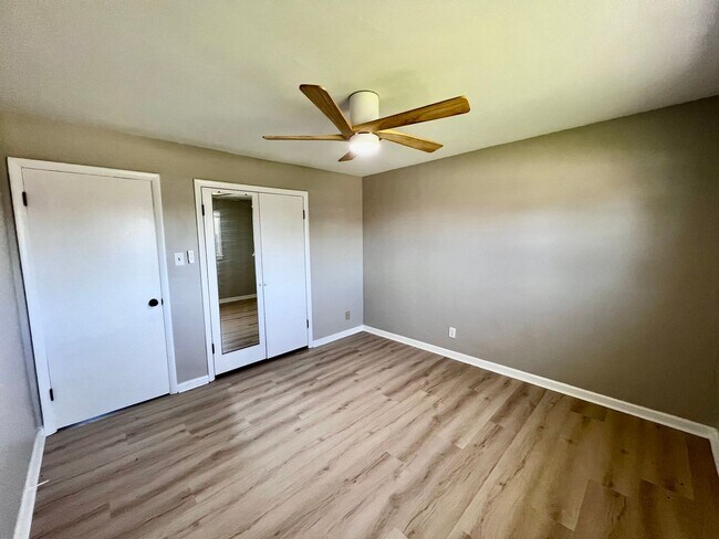 Building Photo - Stunning Renovated Ranch off Indian River