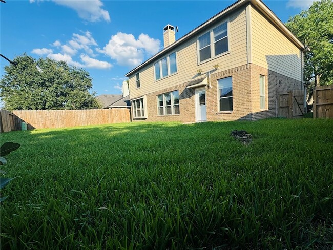 Building Photo - 931 Sierra Springs Ln