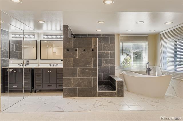 Building Photo - 7572 S Rosemary Cir