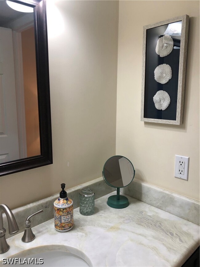 Building Photo - 150 Turtle Lake Ct