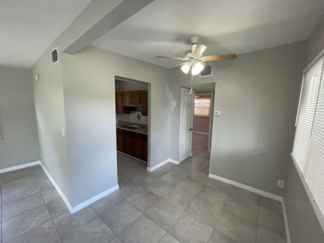 Building Photo - Charming 2BR/1BA Home Available NOW in Pin...