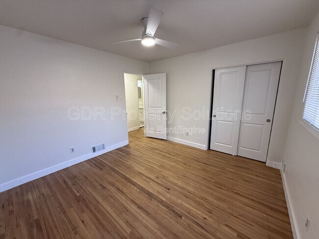 Building Photo - 1317 Espanola St NE