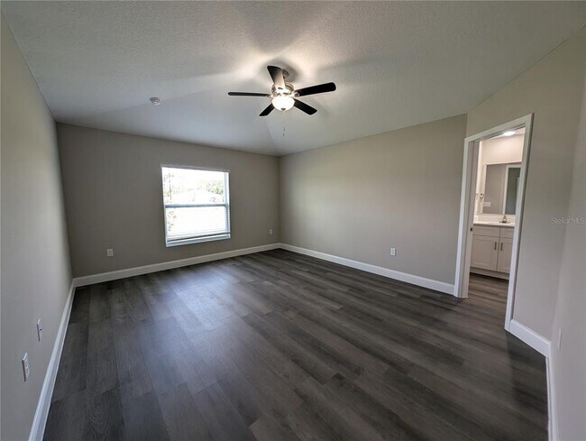 Building Photo - 1209 Vanderway Ln
