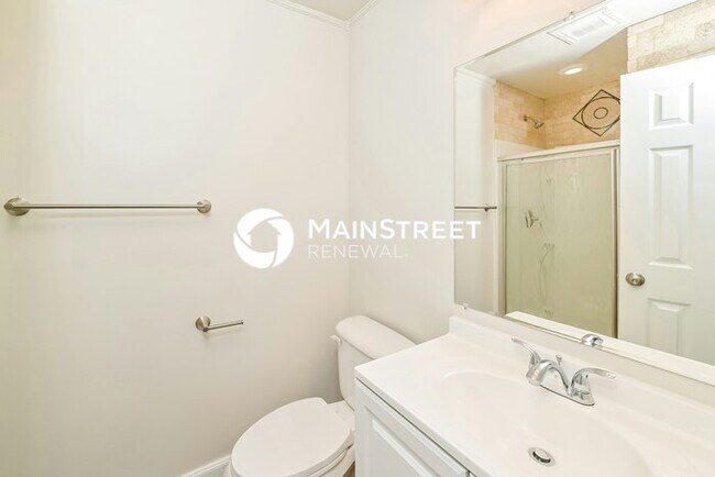 Building Photo - 4 Bedroom Pet-Friendly Home in Knoxville, TN with Main Street Renewal