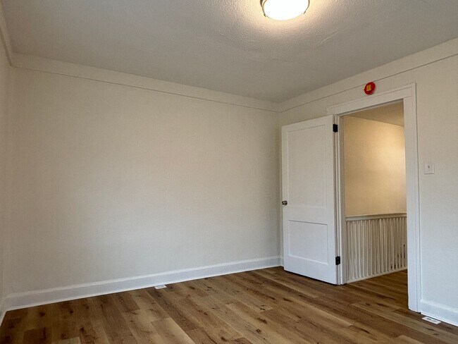 Building Photo - 83 N Ewing St