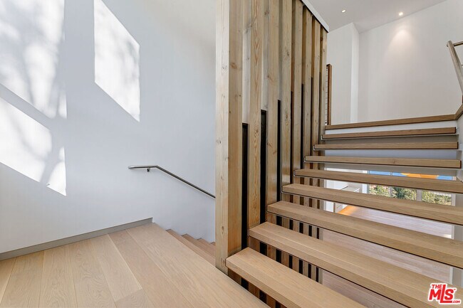 Building Photo - 31351 Pacific Coast Hwy