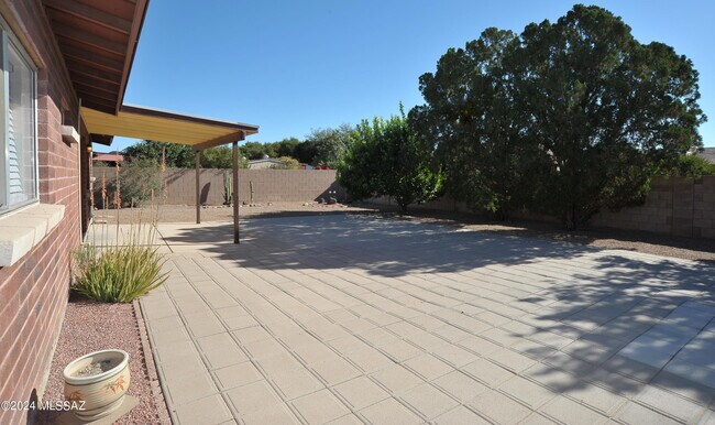 Building Photo - 3777 W Horizon Hills Dr