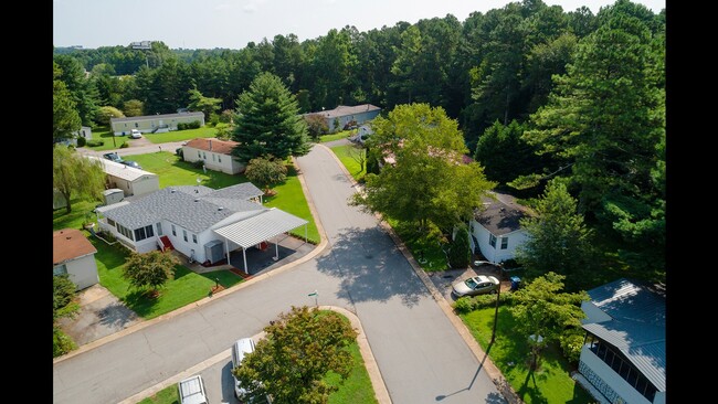 Building Photo - Countryside Village of Lake Lanier