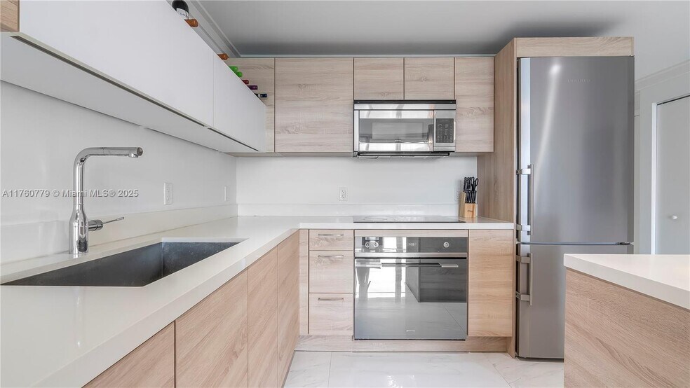 Building Photo - 16385 Biscayne Blvd