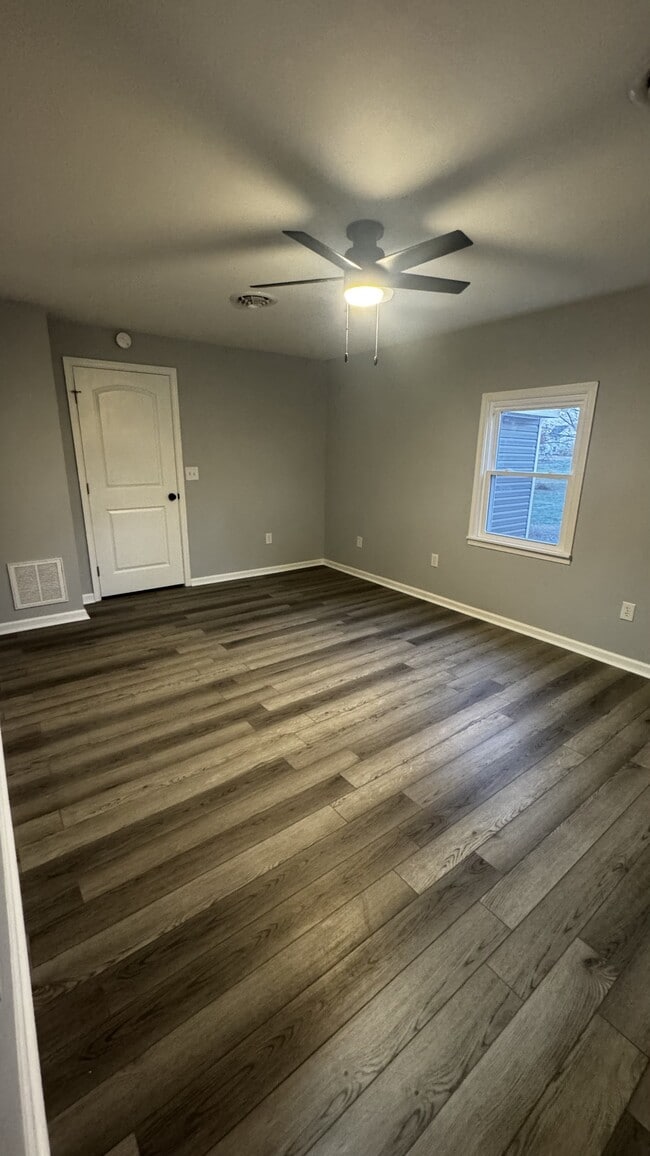 Building Photo - 126 Connector Rd