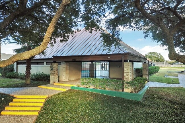 Building Photo - 6602 Montauk Dr