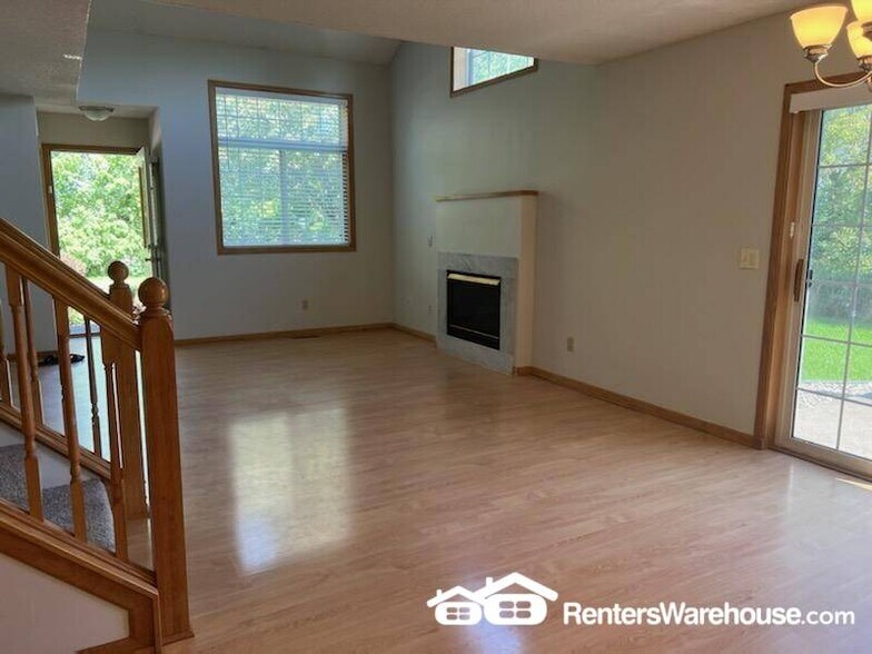 Building Photo - 8938 Spring Ln