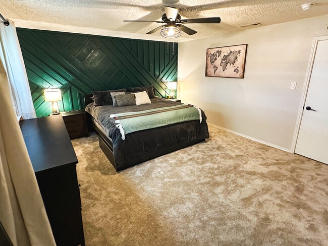 Building Photo - 3707 French Wood Dr