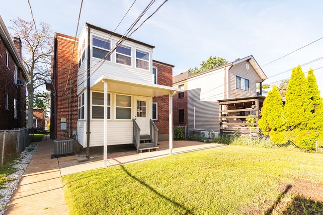 Building Photo - 6209 Loran Ave