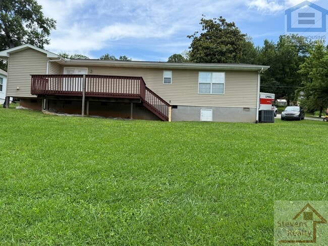 Building Photo - 1427 Lantana Ln NW