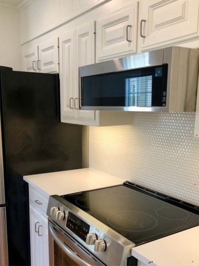 Building Photo - Iconic.... Capital Heights Cottage