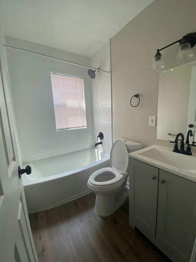Building Photo - Renovated 3-Bedroom Home – We Welcome Sect...