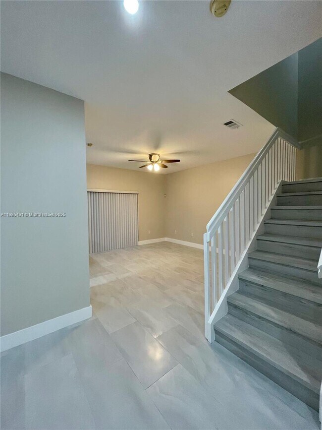 Building Photo - 14268 SW 126th Pl