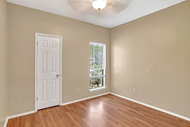 Building Photo - 16412 Framingham Cir