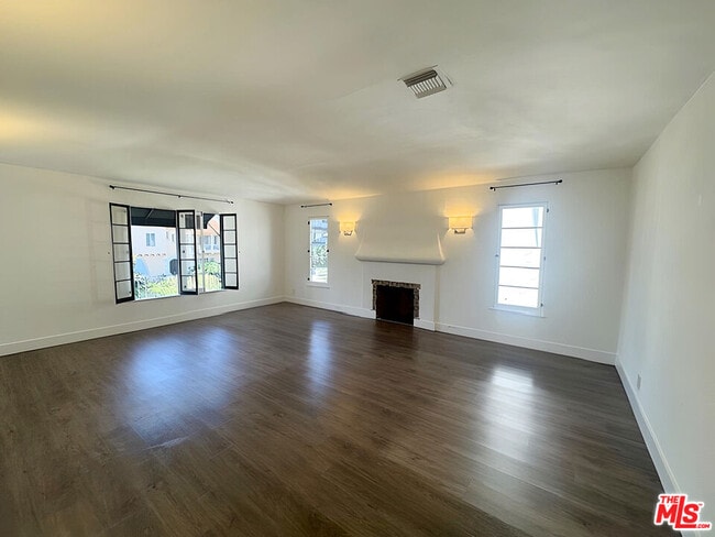 Building Photo - 126 S Hamilton Dr