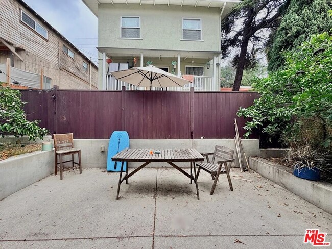 Building Photo - 1110 Echo Park Ave