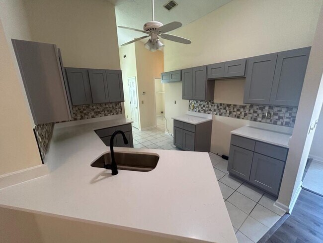 Building Photo - 1201 Formby Ct