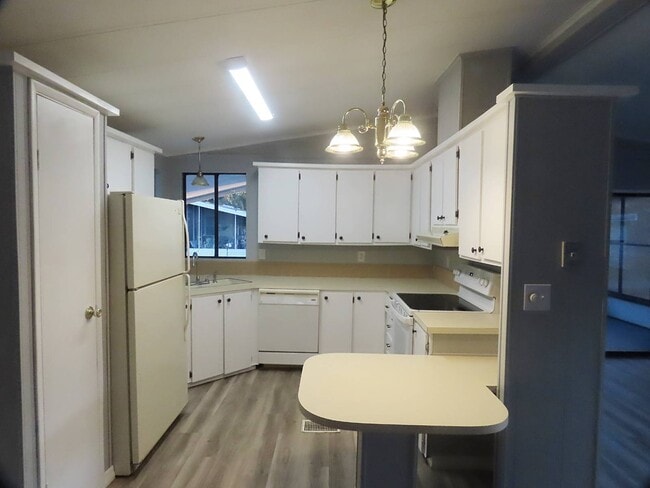 Building Photo - 1061 Quail Dr