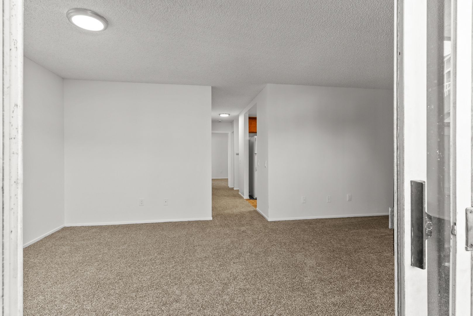 Building Photo - 1075 Loma Ave