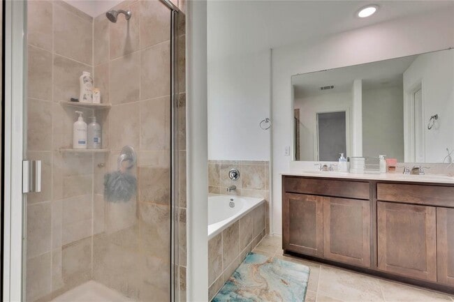 Building Photo - 124 Canley Lp