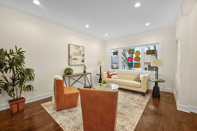 Building Photo - 2541 N 76th Ave