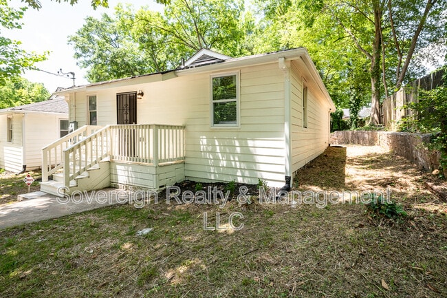 Building Photo - 452 Paines Ave NW