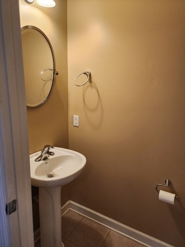 Building Photo - 122 Governors Blvd