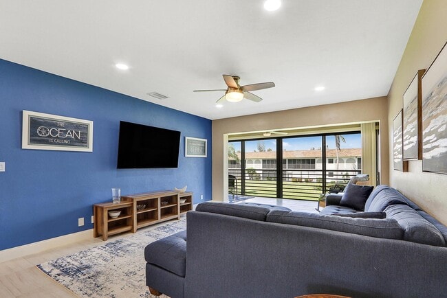 Building Photo - 755 Saturn St