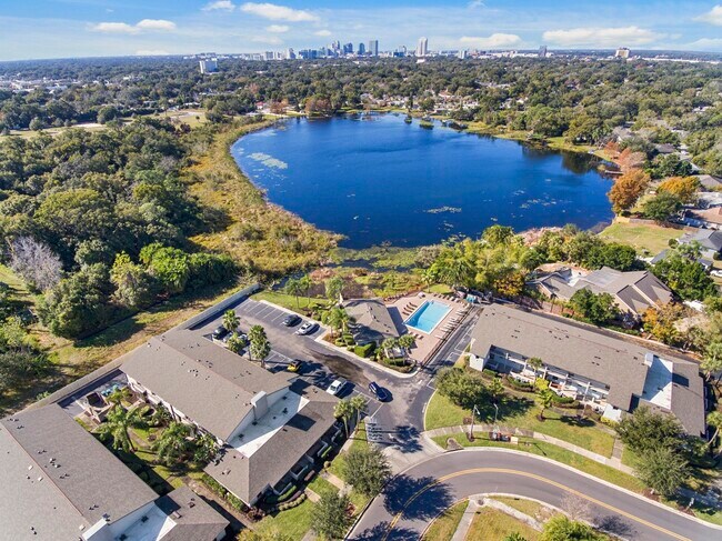 Building Photo - 2808 Plaza Terrace Dr