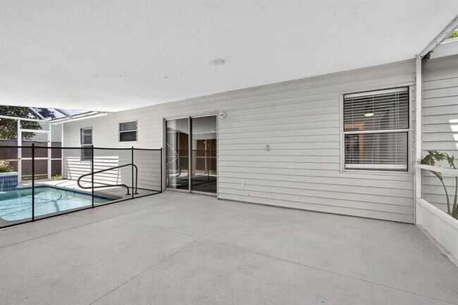 Building Photo - 5058 Canal Cir E