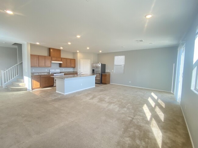 Building Photo - 8489 Green Alder Ct