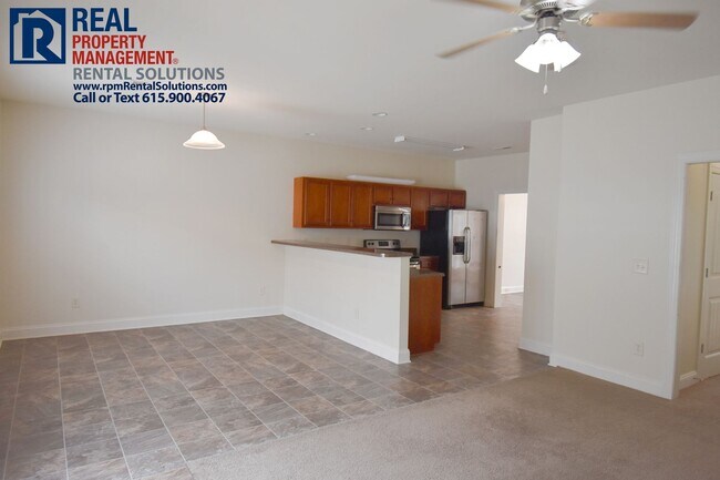 Building Photo - LARGE 2bd 2.5ba townhome, 2 car carport, washer/dryer included!