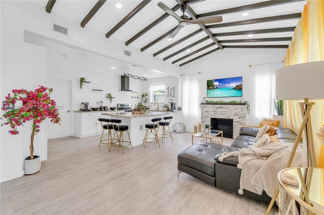 Building Photo - 774-774 NW 49th St