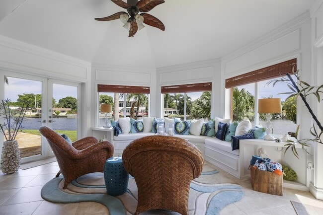 Building Photo - 1925 Coral Gardens Dr