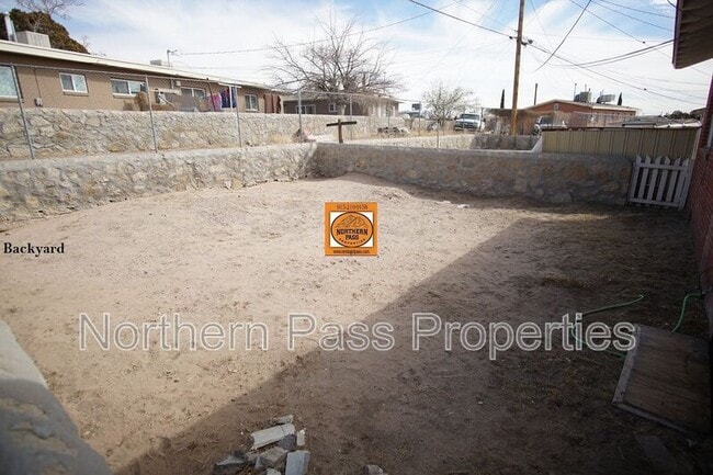 Building Photo - 1226 Huckleberry St