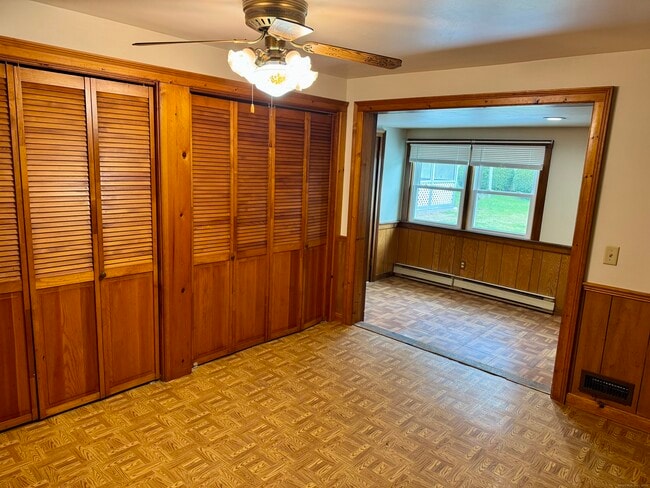 Building Photo - 30 N Chestnut St